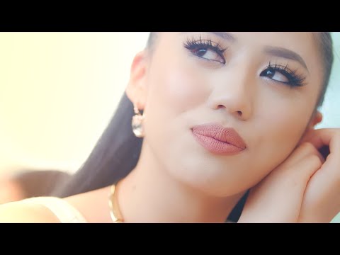 Madame StacE || Kuv Xav MV