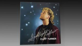 Kadr z teledysku Moonlight Affair tekst piosenki Cliff Turner