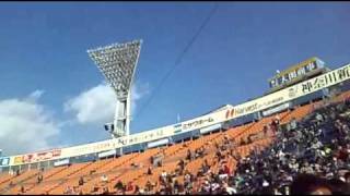 preview picture of video '東北地方太平洋沖地震 発生の瞬間 横浜スタジアム Earthquake Yokohama Stadium'