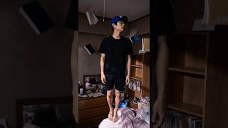 【恐怖】もしもあなたの友達が、突然白目を剥いて宙に浮き… #cantik #海底で見つけたブルーオーシャン