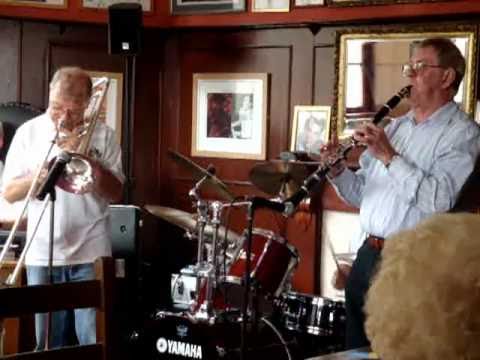 Maine Street Jazzmen - Bourbon Street Parade - Live Porthole Newcastle 2010