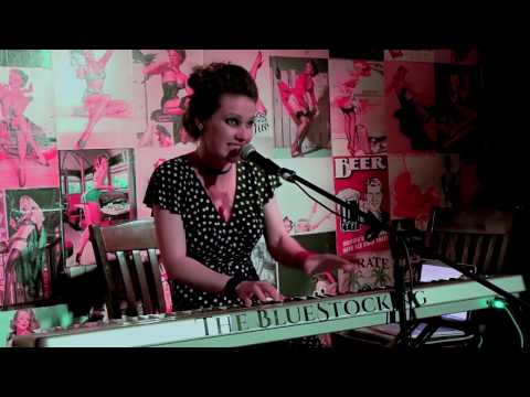 The BlueStocking - Groundhog day (live @ Tema-bar)