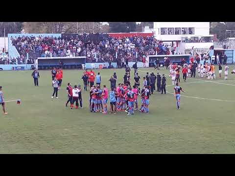 "Hinchada de Brown de Adrogue vs San Martin de Tucuman (Nacional B año 2018)" Barra: Los Pibes del Barrio &bull; Club: Brown de Adrogué &bull; País: Argentina