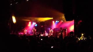 Kids In Glass Houses - Diamond Days - Live