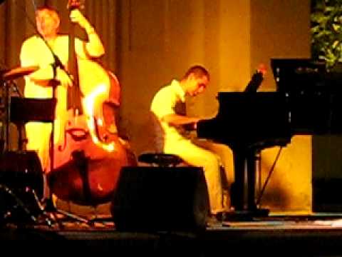 Jazz in Chusclan, Lionel Dandine on keys