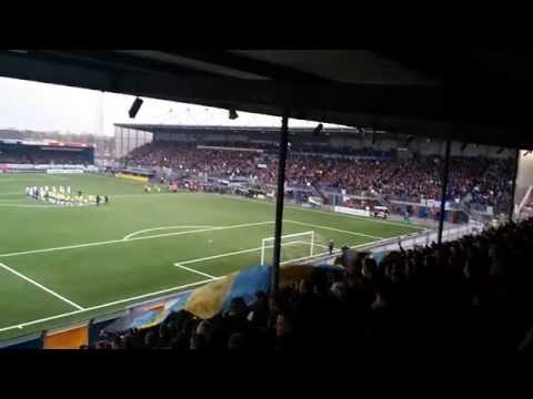 Sc cambuur - vitesse , spelers komen veld op, aftrap