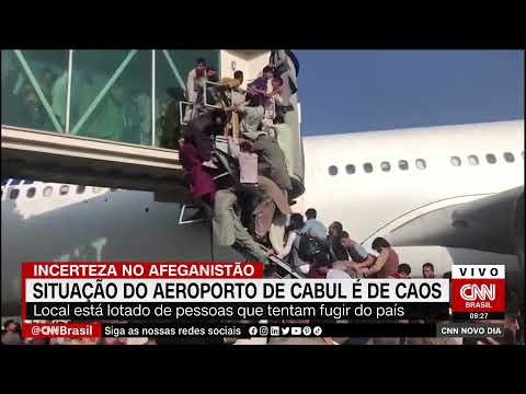 Afeganistão: vídeo mostra pessoas caindo de avião dos EUA ao tentarem fugir  de Cabul  Afeganistão: vídeo mostra pessoas caindo de avião dos EUA ao  tentarem fugir de Cabul Vídeos e relatos