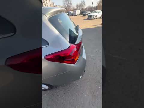 фото toyota auris ii 0