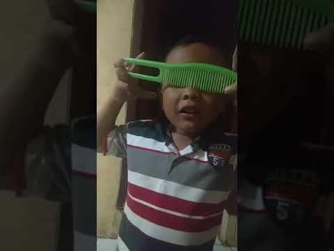 Ngenes minta di foto. dasar BOCIL