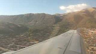 preview picture of video 'Plane lands in Cusco'