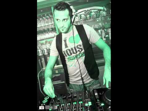 Be & Knas vs Yollanda Be Coool - David Martini Bootleg.wmv