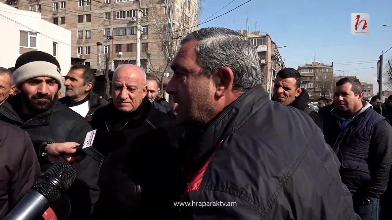 Իրանց վերջի քֆուրը հասնում ա, իրա հերը կարա ժողովրդին բան ասի, մենք չե՞նք կարա