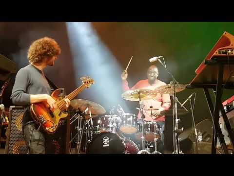 Larnell Lewis Drum Solo with Snarky Puppy (breaks kick pedal)