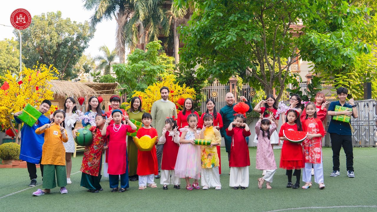 wass-chao-don-xuan-giap-thin-voi-mv-an-tuong-cua-thay-va-tro-tay-uc