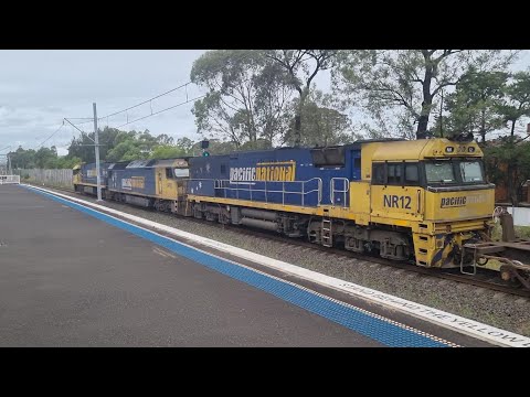 07/01/23 6MB4 passing Carramar (South Sydney Freight Line)