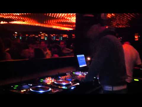 BOBBY BURNS @ ADE WALL Recordings