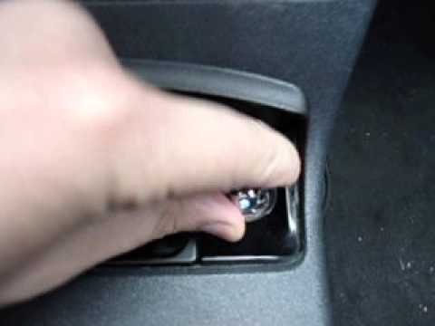 Mini 2 in 1 Ozone and Anion Car Oxygen Bar Night Light (Black)