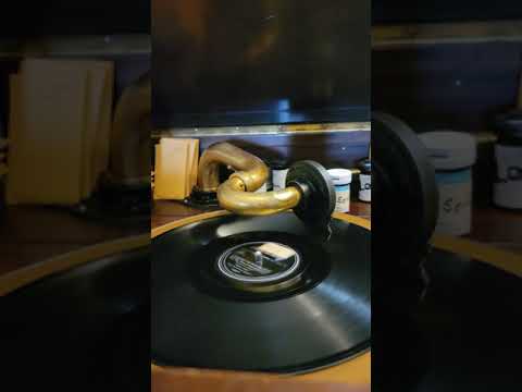 I thought she was a local - Louis Innis and his String Dusters Mercury Records 6273 1949