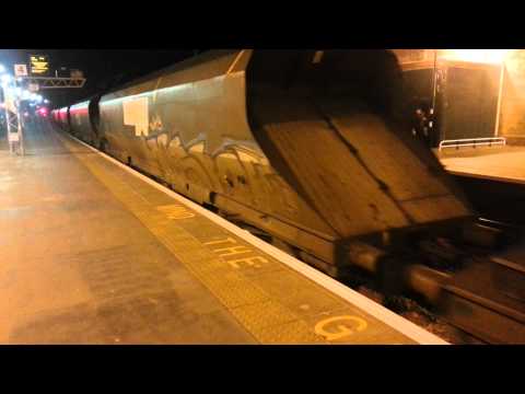 Freightliner 66509 with power hoppers