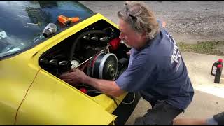 David Glenn revving the engine of his 1969 Porsche 911 S Targa Project (sound up!)