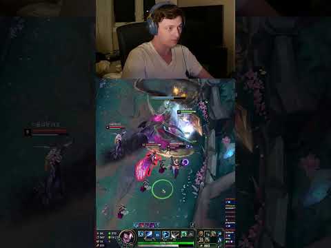 Help Yasuo, he is stuck! #leagueoflegends