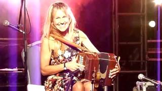 SHARON SHANNON Ft IMELDA MAY Go Tell The Devil