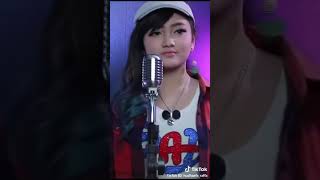 Download lagu House music dugem mp3 Download lagu House music dugem mp3