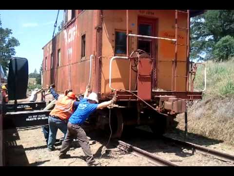 Southern Pacific No. 1094 caboose move #4