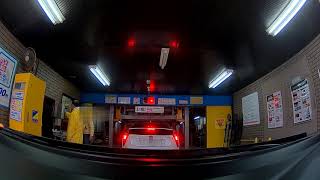 プリウス 立体駐車場に挟まれる