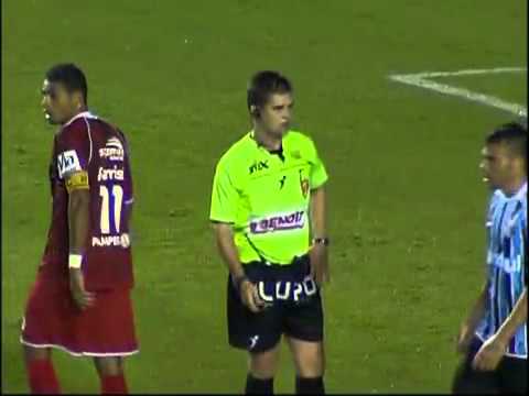 Grêmio x Inter-SM - Grohe pega pênalti