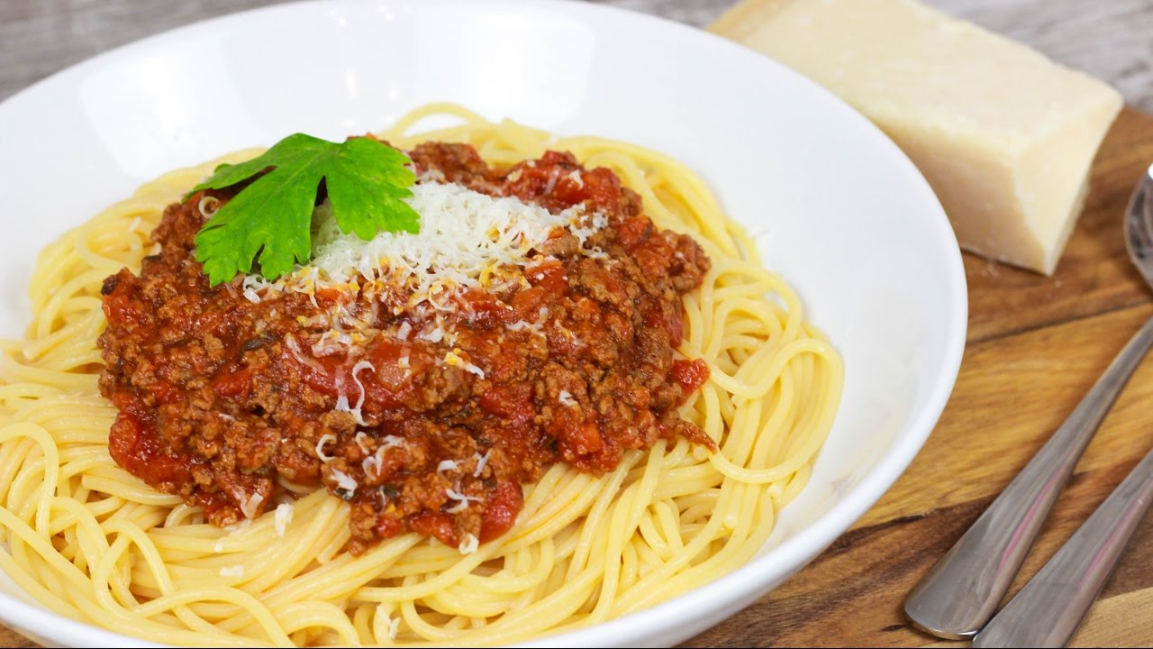 Spaghetti mit feiner Hackfleischsauce - Einfache Rezepte