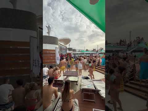 Thumbnail for Dənizin Ortasında Möhtəşəm Party – MSC Divina Hovuz Kənarı Əyləncə!