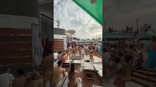 Dənizin Ortasında Möhtəşəm Party – MSC Divina Hovuz Kənarı Əyləncə!
