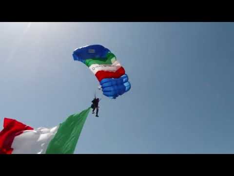 Italian Special Forces Insane Parachute Jump with Biggest Italian Flag