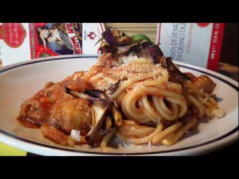 Spaghetti con "cervellatine" di melanzane alla parmigiana