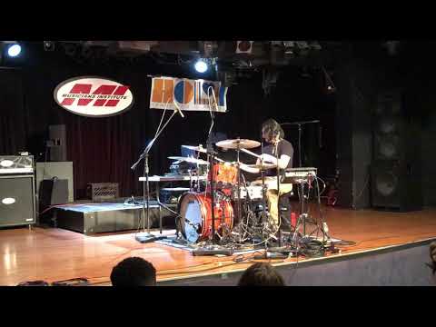 Video: Mike Avenaim / Musicians Institute / 10-18-2018 (NOTD, Bea Miller “I Wanna Know”)