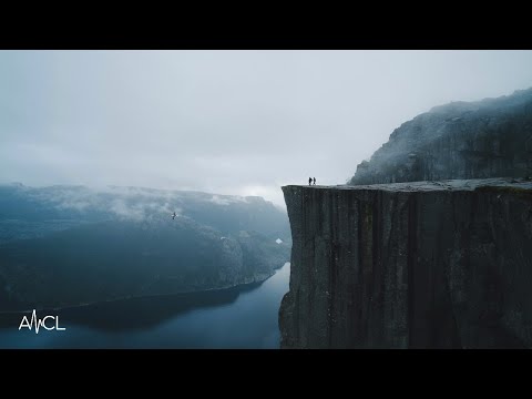 Nils Hoffmann ft. Panama - Far Behind