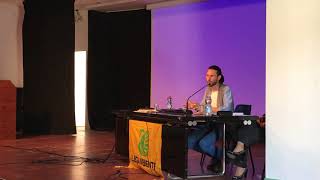Andrea Zurlini - Discorso ai bambini di seconda e terza media (Social, Pc, Games)