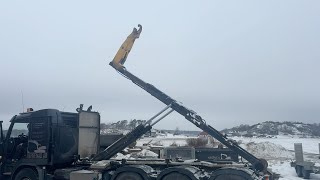 Volvo FM 8x4 hook lift truck for sale - Image 4 | Autoline IE Volvo FM 8x4 hook lift truck | Image 4 - Autoline