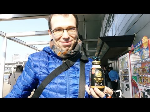 Distributeur de café chaud payé avec la seule pièce non-acceptée par les Gashapon [Odaiba] Video