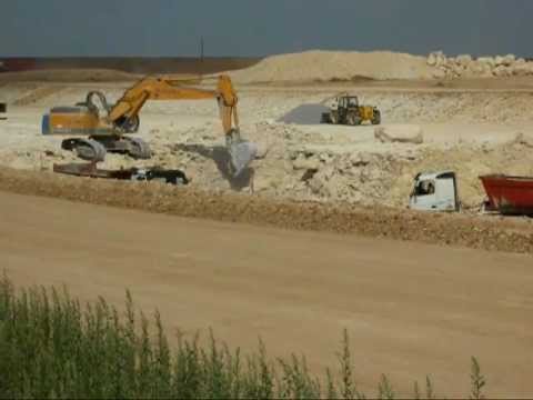 GUINTOLI & CHETCUTI Liebherr R954B & TRUCKS LGV SEA