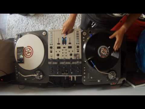 DJ R&CY //Just stay funky like that - one take freestyle - Kaishakunin looper