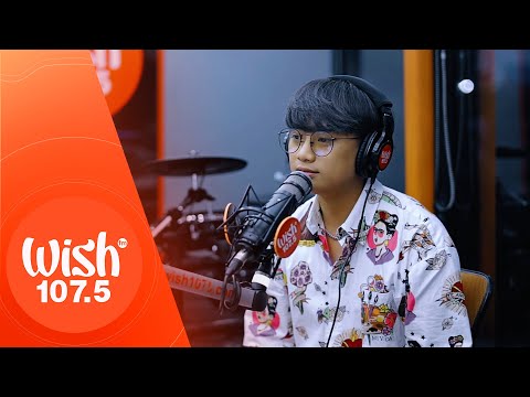 Bryan Chong performs "Mag-iisa" LIVE on Wish 107.5 Bus