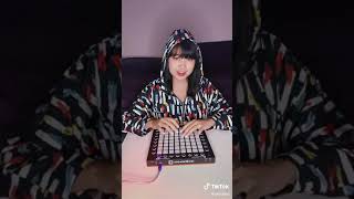 Download lagu De Yang Gatal Sa - Aldo Bz (Ghea Indrawari Cover ) mp3