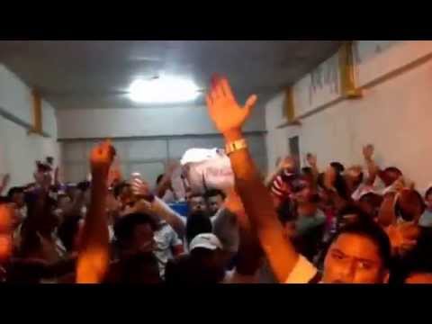 "La Ultra fiel en túnel del estadio Morazan 18/10/14" Barra: La Ultra Fiel &bull; Club: Club Deportivo Olimpia