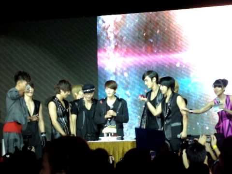 Super Junior Galaxy S Showcase - Ryeo Wook's Birthday Celebration