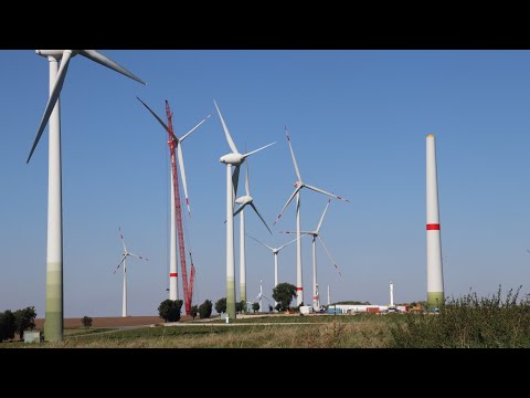 Repowering wind farm Stößen / 6× E138 EP3 E2 erected, E160 EP5 E3 foundations are being prepared