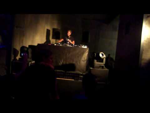 Richard Durand @ Summer of Love 2009 10/25 playing Airplay 47 - Be Free (Mat Zo Remix)