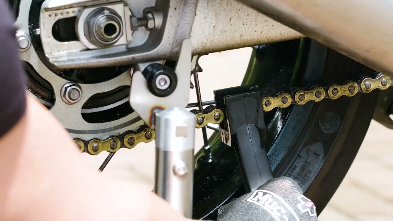 Muc-Off Motorcycle Chain Care Kit Video
