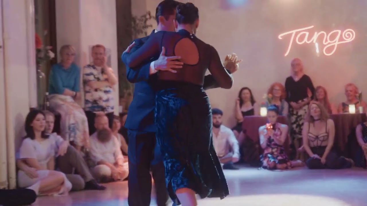 Alexa Yepes & Edwin Espinosa - 2/4